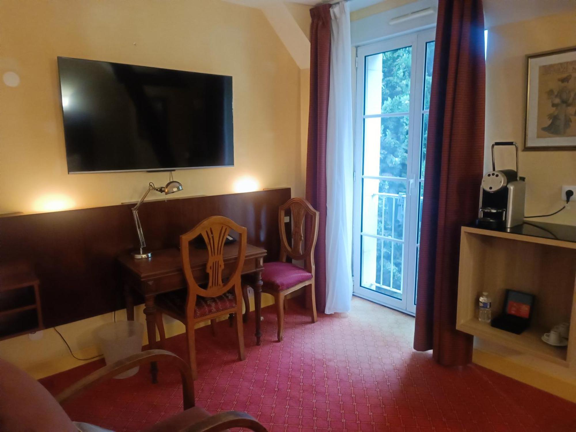 Hostellerie Les Hauts De Sainte Maure ภายนอก รูปภาพ